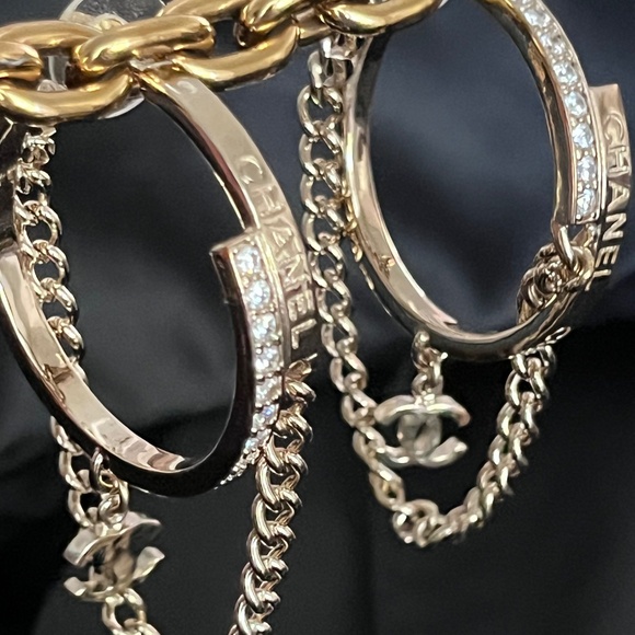 Chanel hoop earrings from the 2022 Fall/Winter collection (22B) - Picture 5 of 5